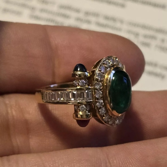 Women's 18kt Gold & Diamonds Halo Ring $13835.00 - Picture 4 of 9